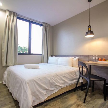 Chariton Hotel Alma Букит Мертаджам Екстериор снимка