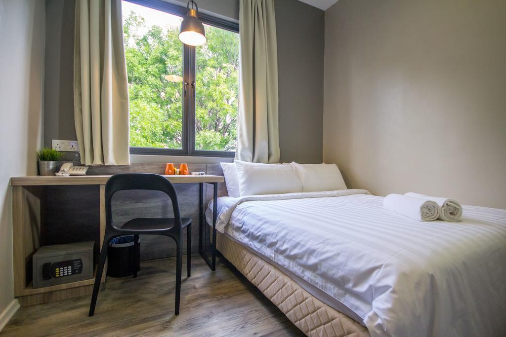 Chariton Hotel Alma Букит Мертаджам Екстериор снимка