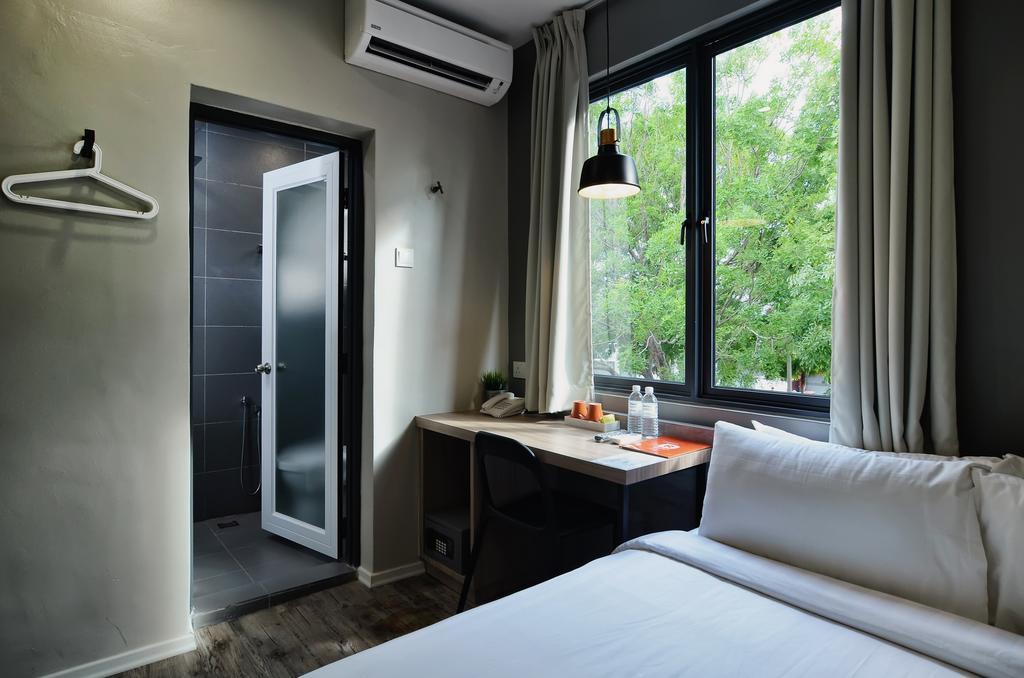 Chariton Hotel Alma Букит Мертаджам Екстериор снимка