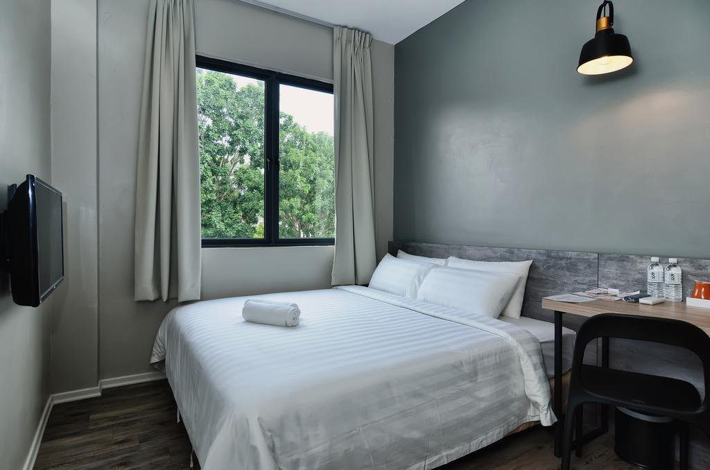 Chariton Hotel Alma Букит Мертаджам Екстериор снимка