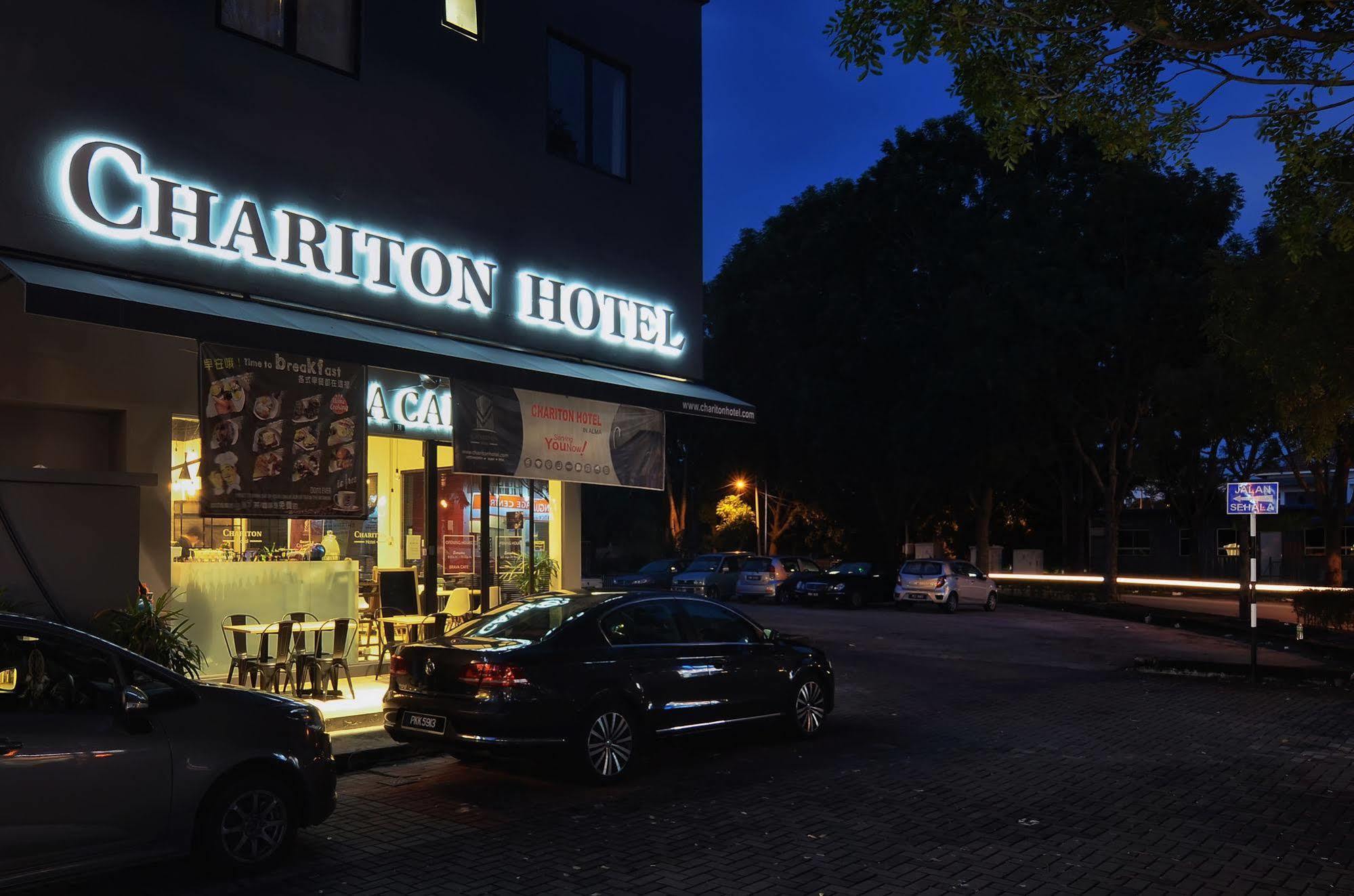 Chariton Hotel Alma Букит Мертаджам Екстериор снимка