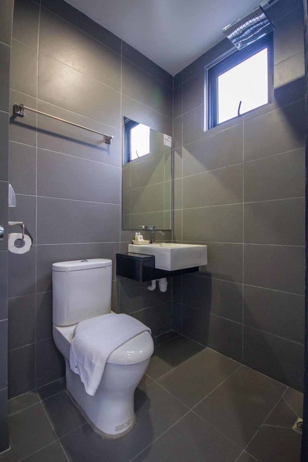 Chariton Hotel Alma Букит Мертаджам Екстериор снимка