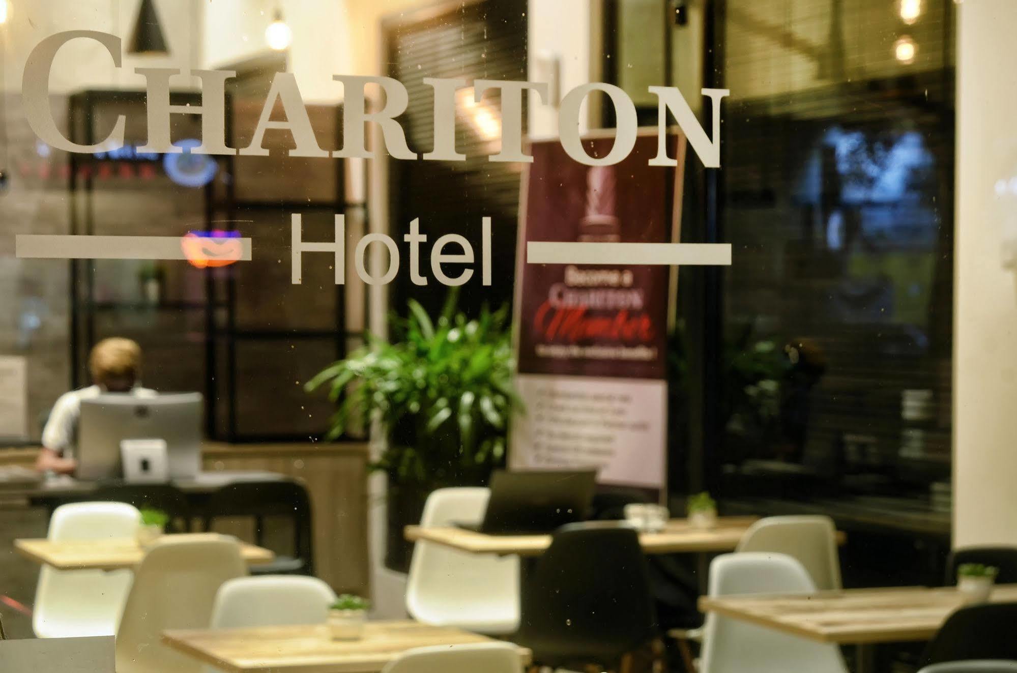Chariton Hotel Alma Букит Мертаджам Екстериор снимка